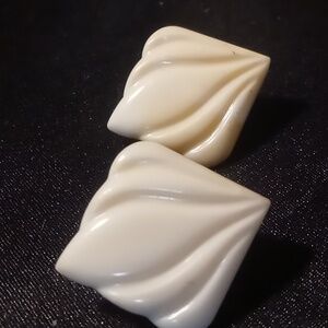 Vintage Napier clip on earrings.